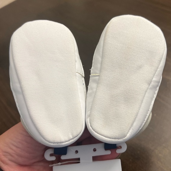 Pickle & Dot 9-12M Baby Walker Shoes - Cream and Navy - Picture 5 of 7